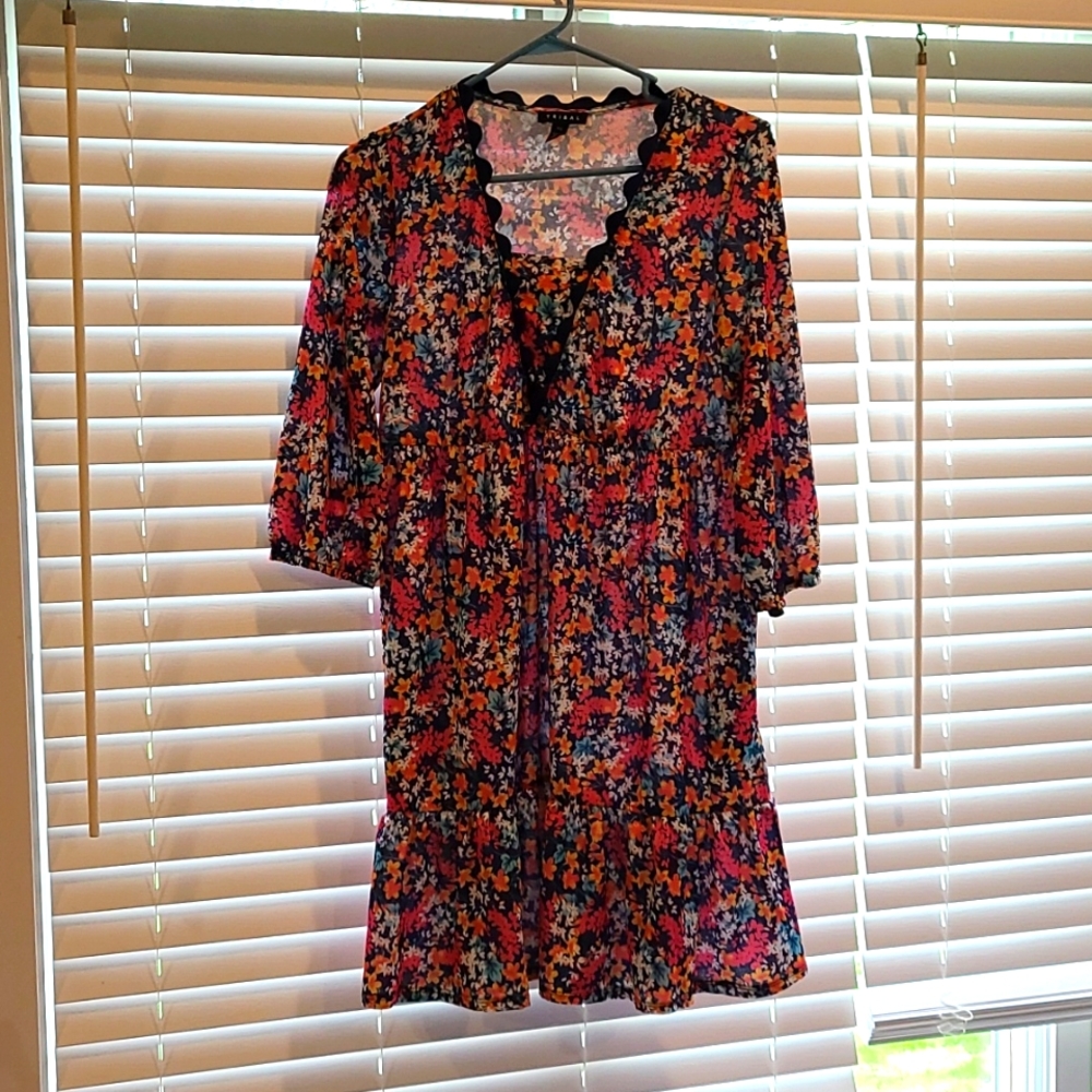 Brand New Rosebud 3/4 sleeve Floral Dress Size Small